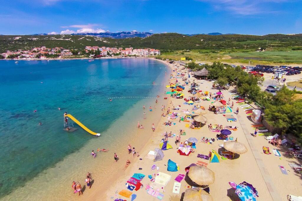 Artneo Apartmani Novalja Bagian luar foto