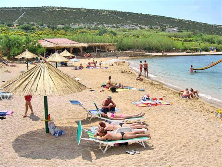 Artneo Apartmani Novalja Bagian luar foto