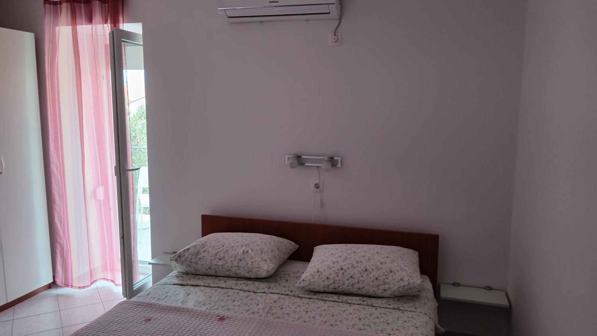 Artneo Apartmani Novalja Bagian luar foto