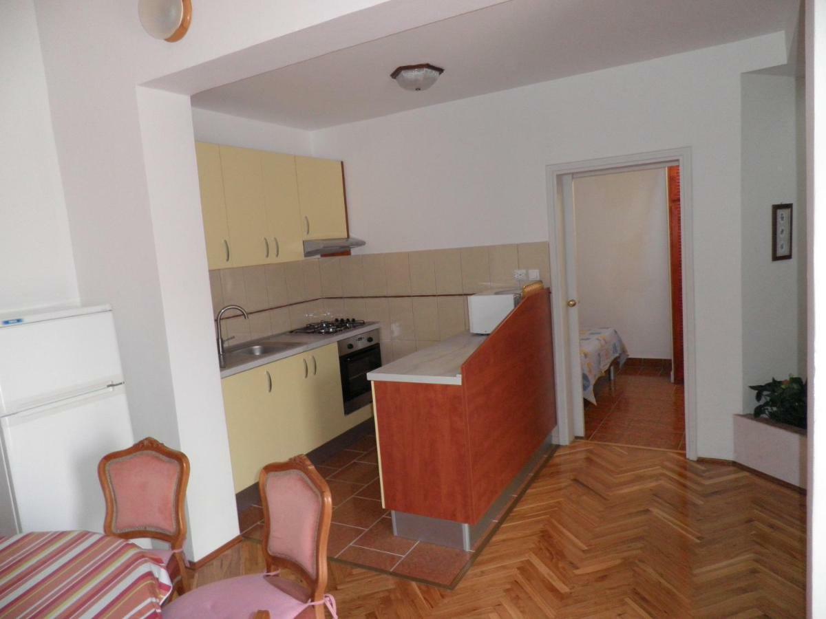 Artneo Apartmani Novalja Bagian luar foto