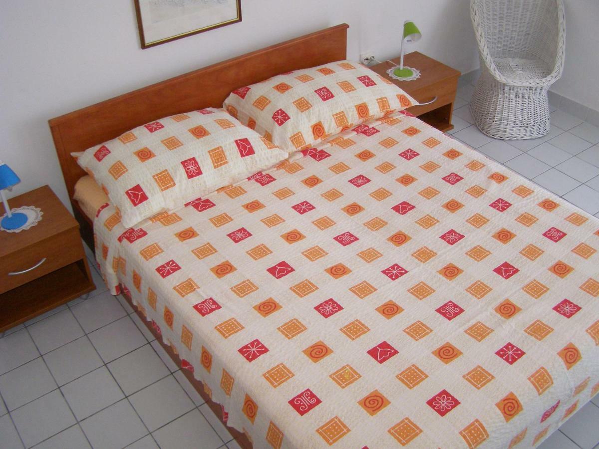 Artneo Apartmani Novalja Bagian luar foto