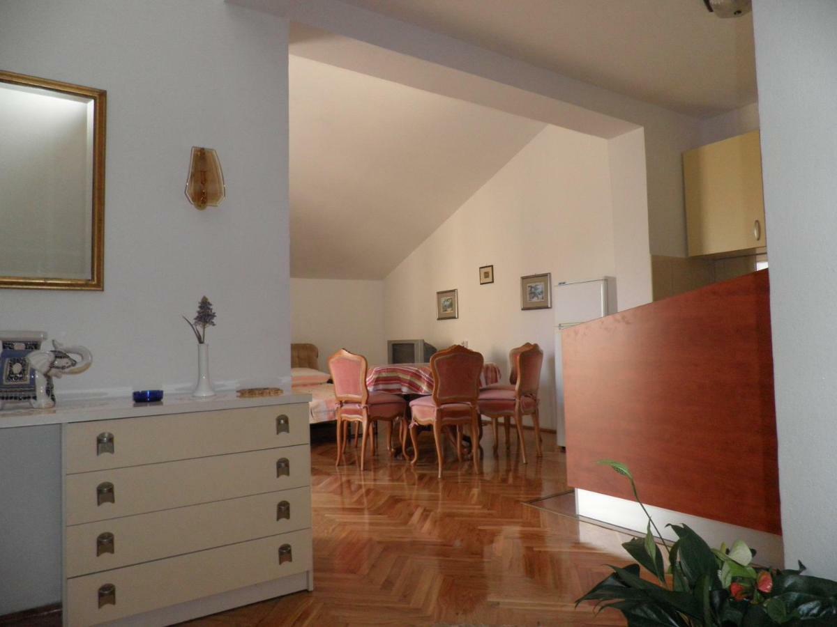 Artneo Apartmani Novalja Bagian luar foto